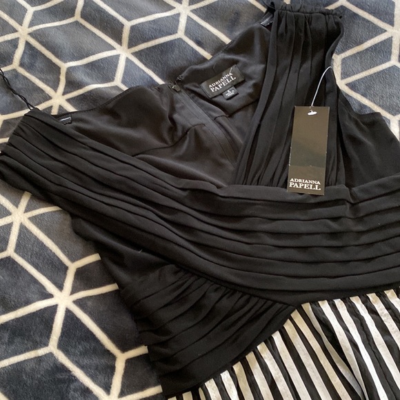 Adrianna Papell evening dress - Picture 2 of 4